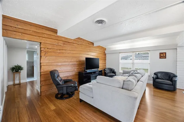 $425,000 | 6134 Hampton Drive North, St. Petersburg, FL 33710