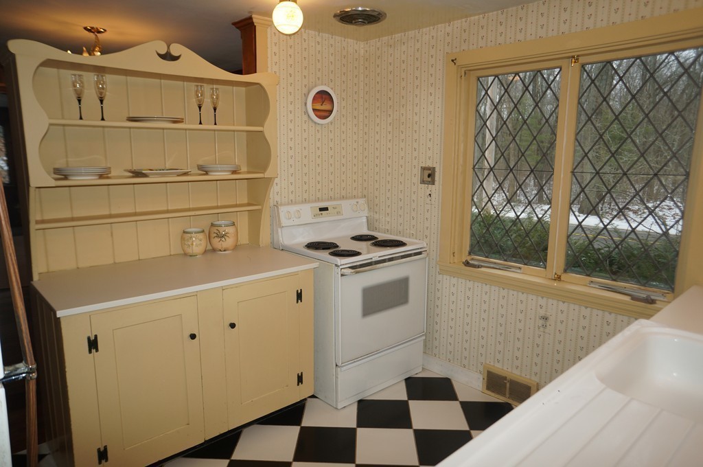 278 Red Acre Road Stow, MA 01775 - Photo 5 of 13