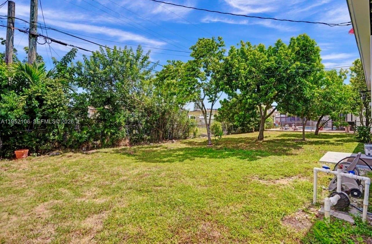 10451 Southwest 150th Terrace Miami, FL 33176 - Photo 4 of 21