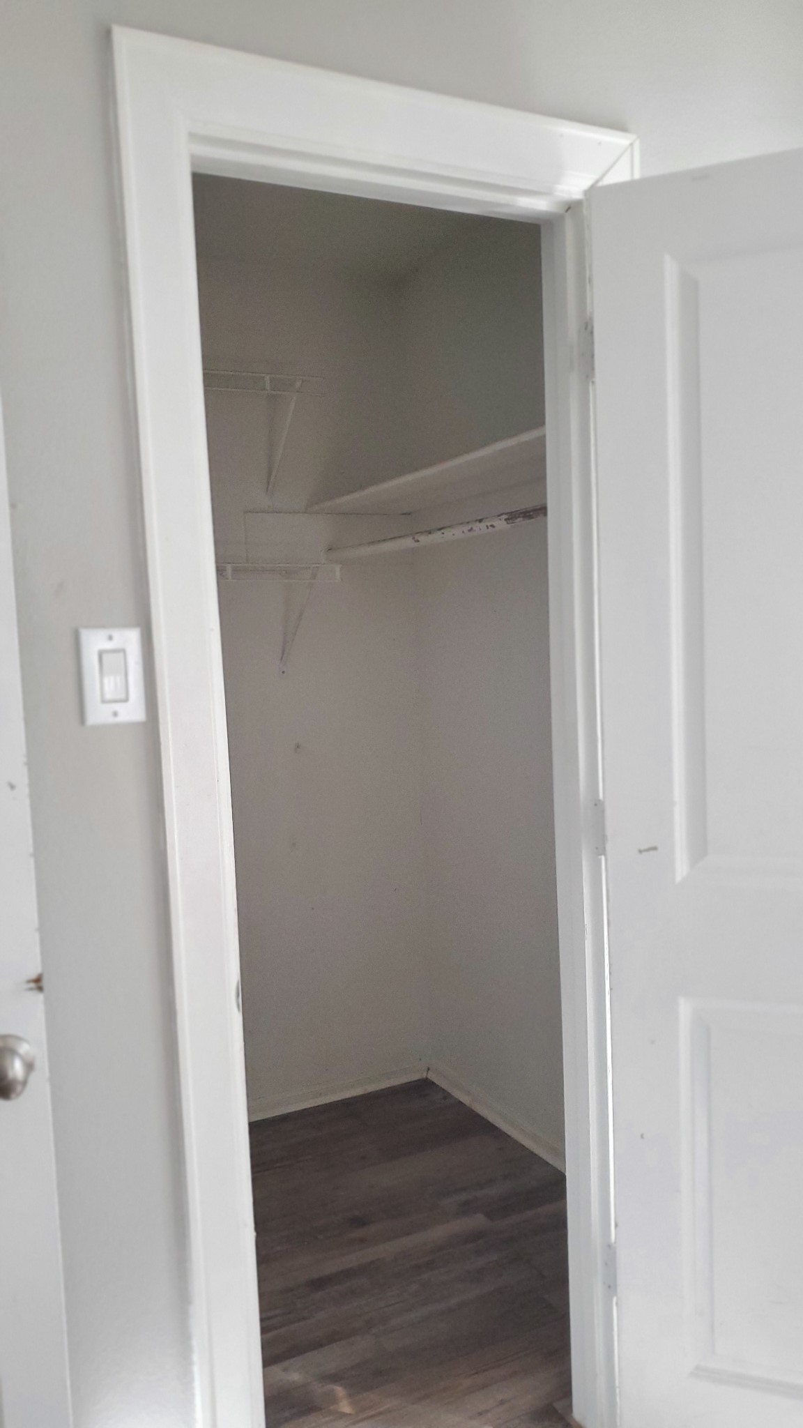 15414 West Hampton Circle Houston, TX 77071 - Photo 19 of 30 a view of an empty room