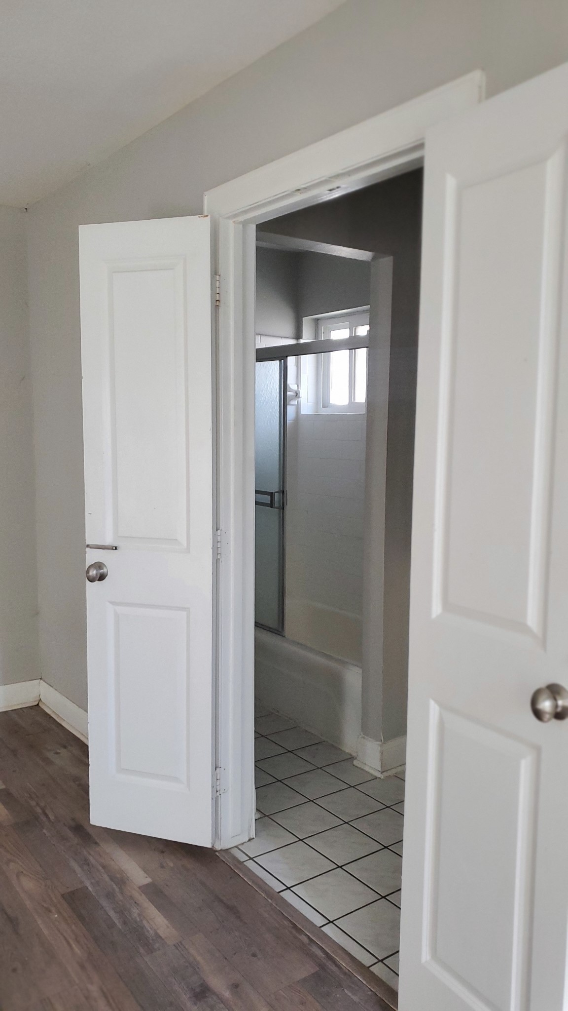 15414 West Hampton Circle Houston, TX 77071 - Photo 21 of 30 a view of a wooden door