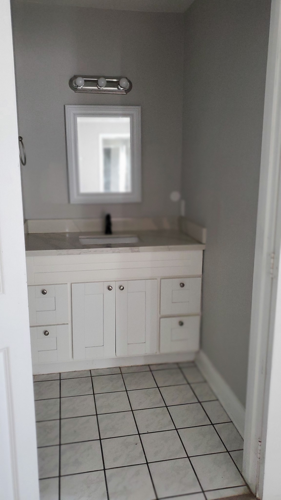 15414 West Hampton Circle Houston, TX 77071 - Photo 22 of 30 a bathroom with a sink a toilet and mirror