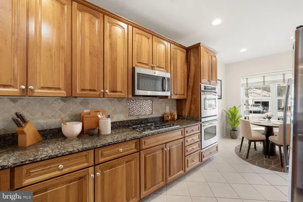 $879,900 | 8909 Yellow Daisy Place, Lorton, VA 22079