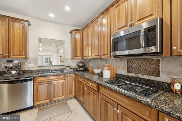 $879,900 | 8909 Yellow Daisy Place, Lorton, VA 22079