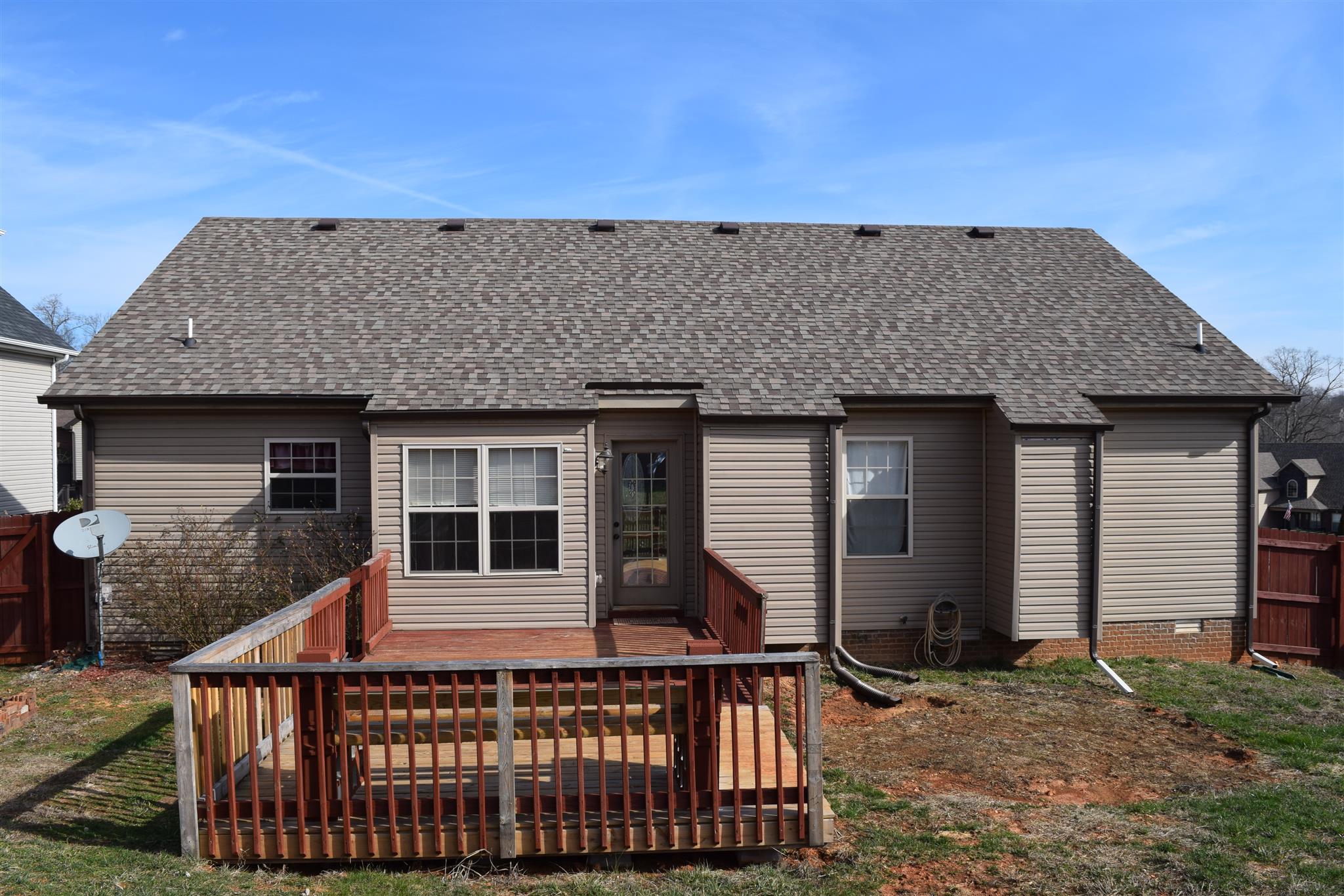 1494 Raven Road Clarksville, TN 37042 - Photo 25 of 25 a view of a house with a wooden fence