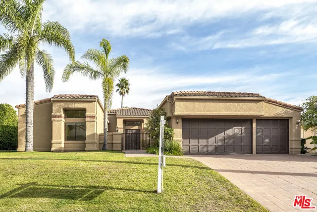 $3,979,000 | 3516 Malibu Country Drive, Malibu, CA 90265