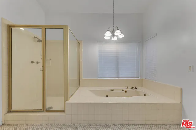 $3,979,000 | 3516 Malibu Country Drive, Malibu, CA 90265