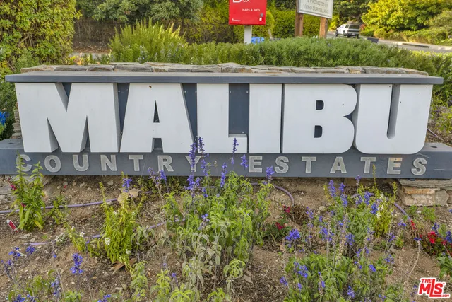 $3,979,000 | 3516 Malibu Country Drive, Malibu, CA 90265