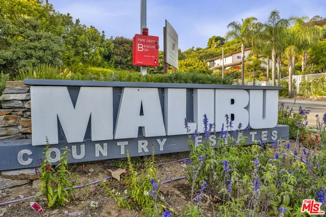 $3,979,000 | 3516 Malibu Country Drive, Malibu, CA 90265