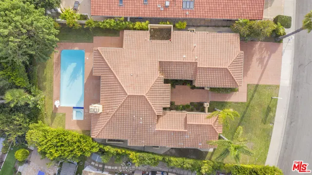 $3,979,000 | 3516 Malibu Country Drive, Malibu, CA 90265