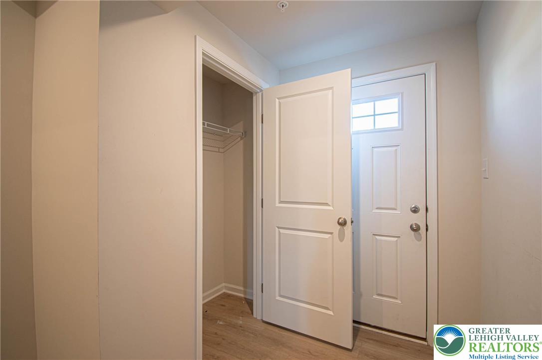 2118 Cross Country Road Northampton, PA 18067 - Photo 4 of 41 Gallery Image 4