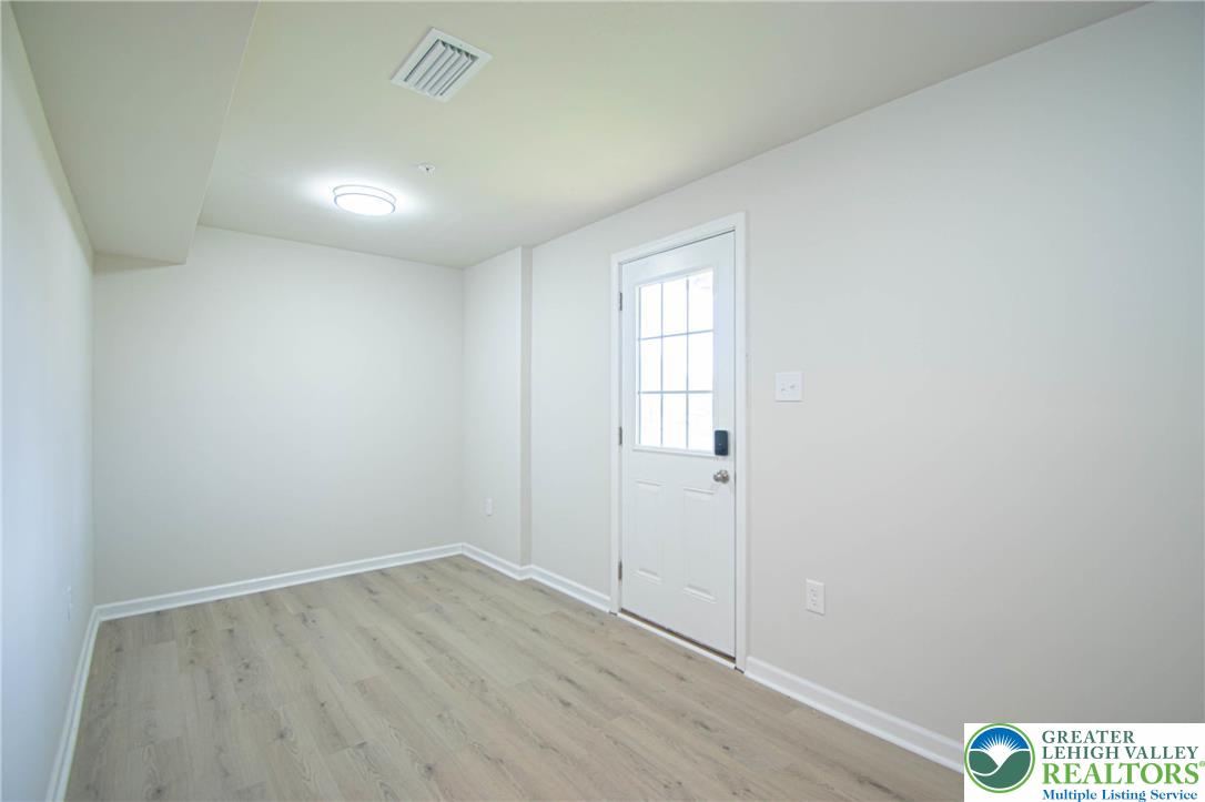 2118 Cross Country Road Northampton, PA 18067 - Photo 5 of 41 Gallery Image 5