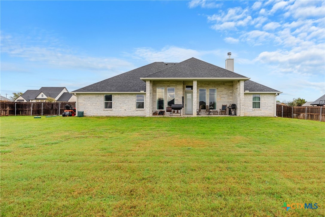 223 Sand Flat Lane Temple, TX 76502 - Photo 24 of 33 a front view of a house with garden