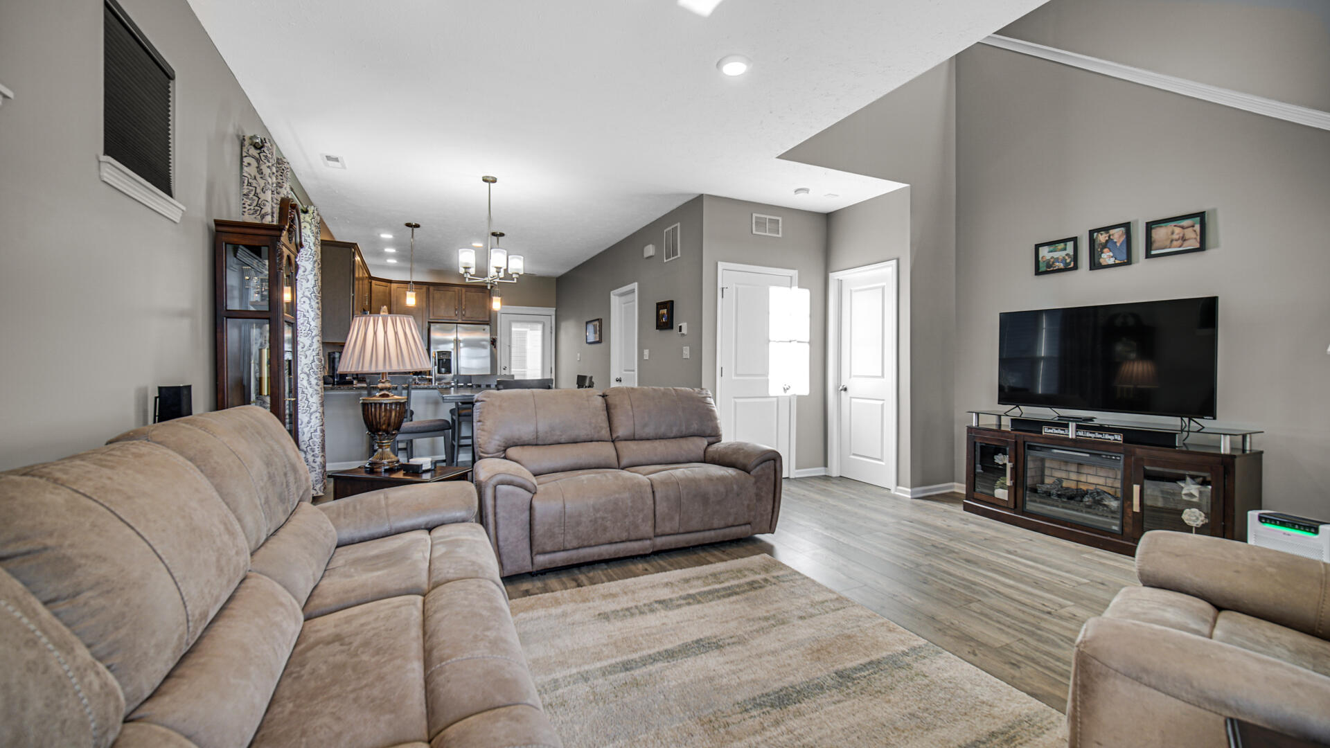 11828 Kentucky Street Crown Point, IN 46307 - Photo 5 of 28 1920x1080