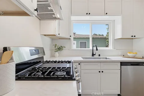 $699,000 | 2525 Fashion Avenue, Long Beach, CA 90810