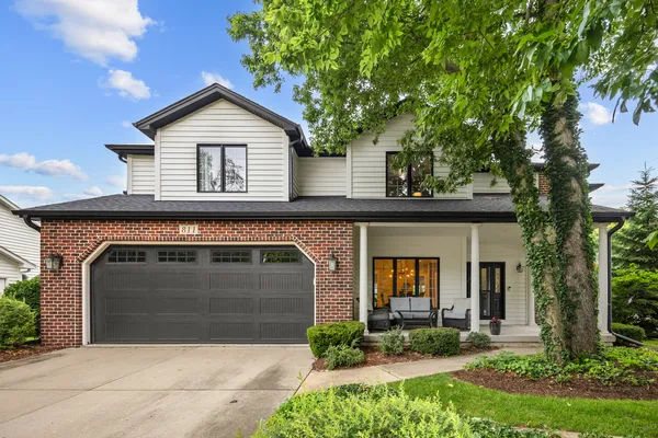 $590,000 | 811 East Main Street, Yorkville, IL 60560