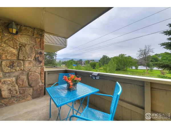 a view of a outdoor seating area