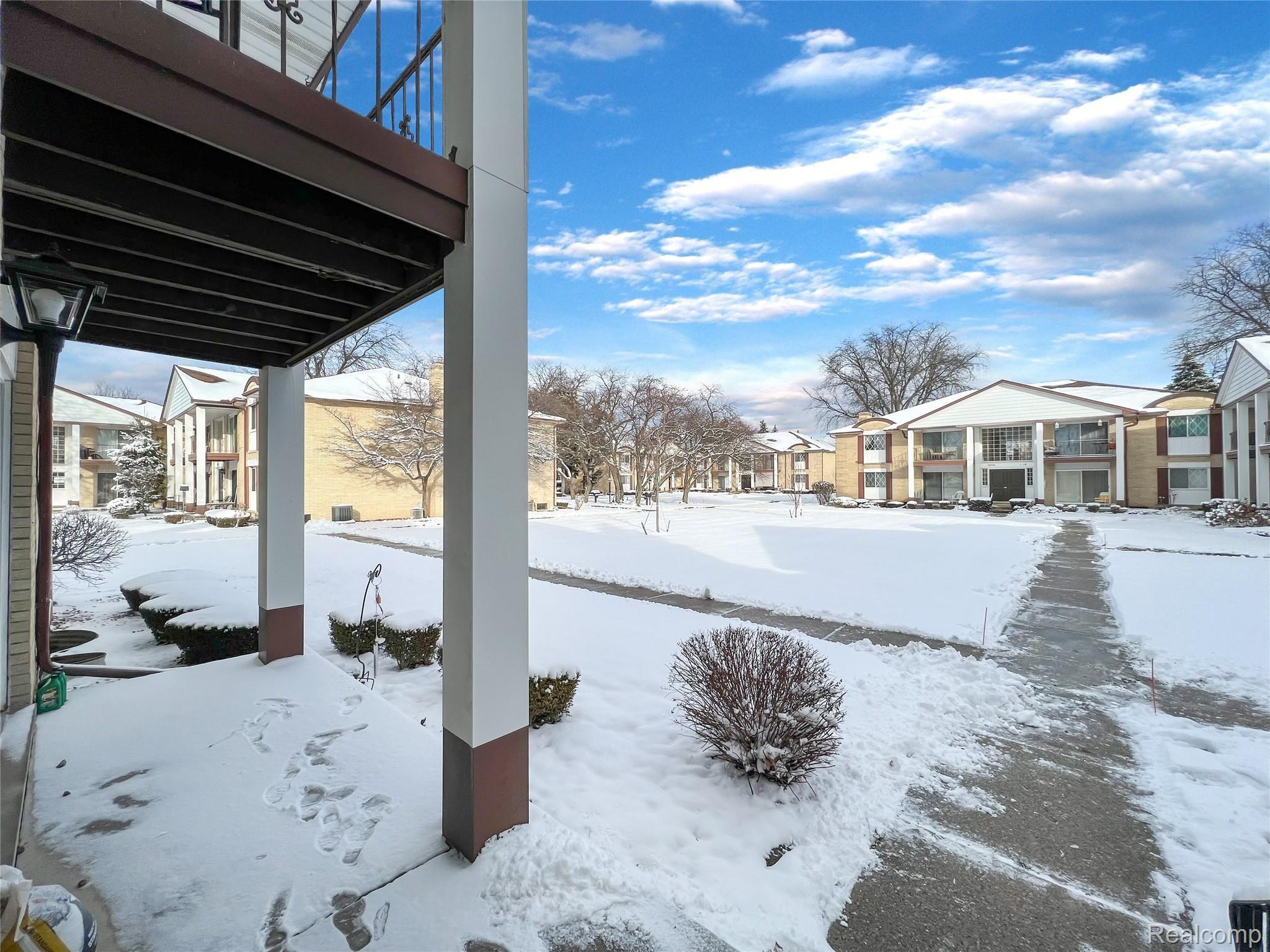 29257 Hayes Road, Unit 80 Warren, MI 48088 - Photo 2 of 25 IMG_0781.jpg
