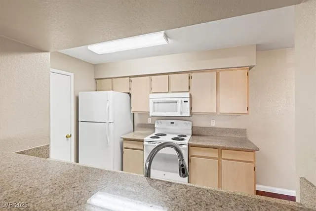 $1,100 | 8101 West Flamingo Road, Unit 2169, Las Vegas, NV 89147