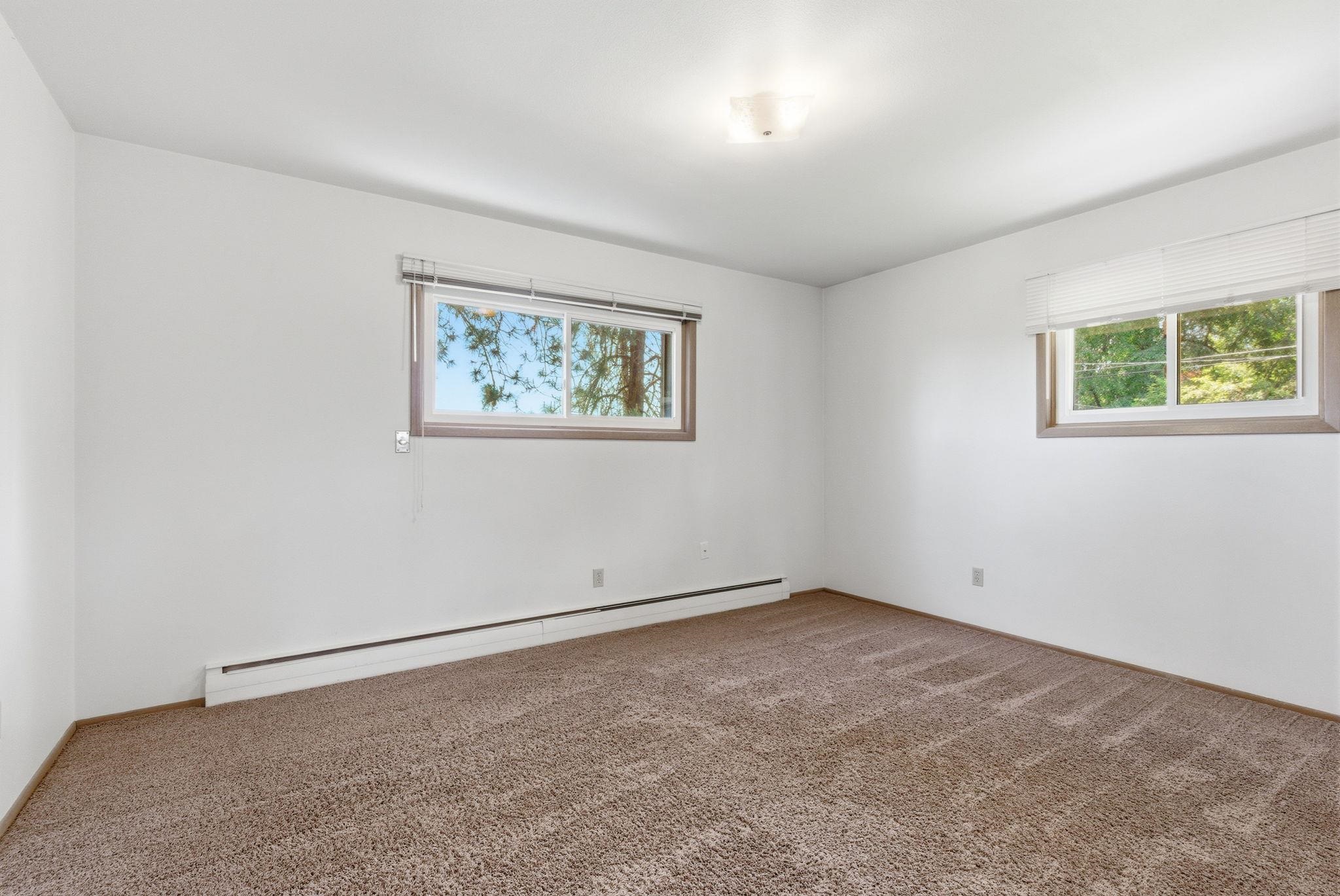 903 West Hawthorne Road Spokane, WA 99218 - Photo 23 of 50