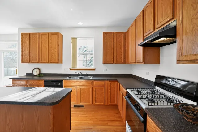 $399,000 | 2722 Moraine Valley Road, Wauconda, IL 60084