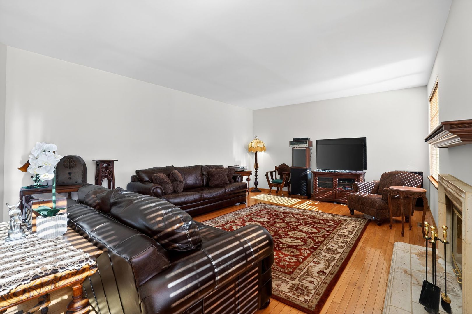 2722 Moraine Valley Road Wauconda, IL 60084 - Photo 22 of 42 a living room with furniture or couch and a flat screen tv