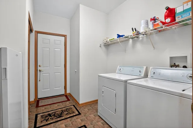 $399,000 | 2722 Moraine Valley Road, Wauconda, IL 60084