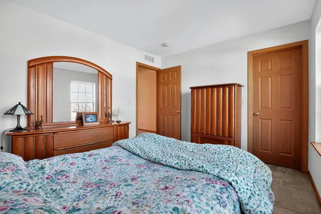 $399,000 | 2722 Moraine Valley Road, Wauconda, IL 60084