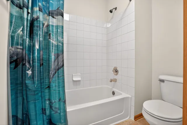 $399,000 | 2722 Moraine Valley Road, Wauconda, IL 60084