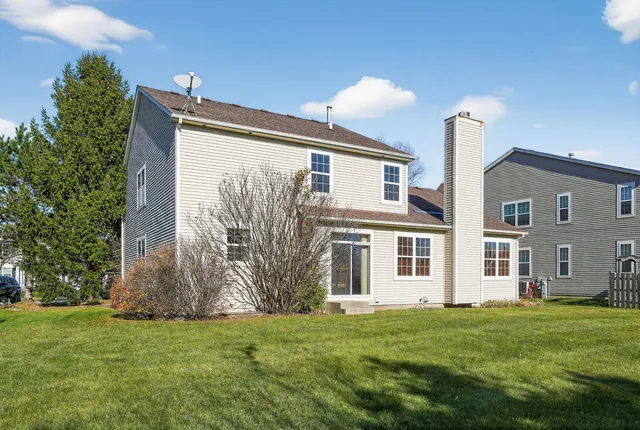 $399,000 | 2722 Moraine Valley Road, Wauconda, IL 60084