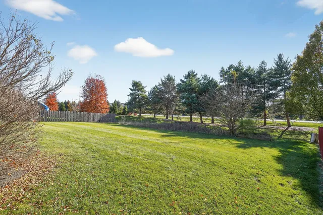 $399,000 | 2722 Moraine Valley Road, Wauconda, IL 60084