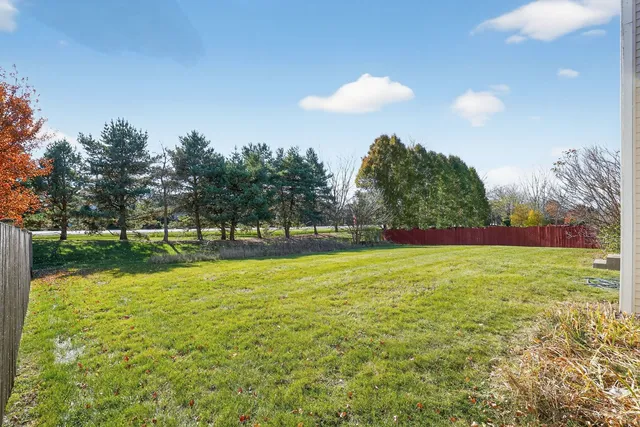 $399,000 | 2722 Moraine Valley Road, Wauconda, IL 60084