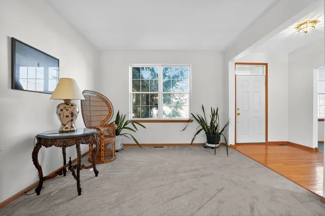 $399,000 | 2722 Moraine Valley Road, Wauconda, IL 60084