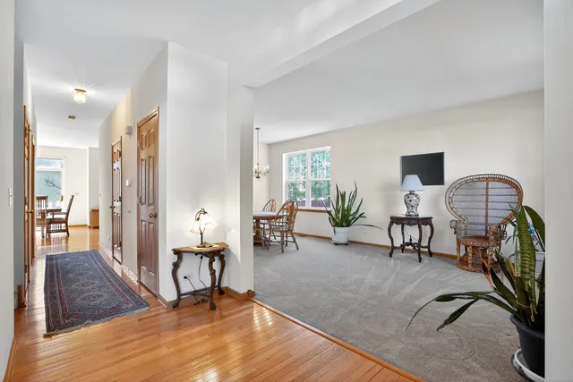 $399,000 | 2722 Moraine Valley Road, Wauconda, IL 60084