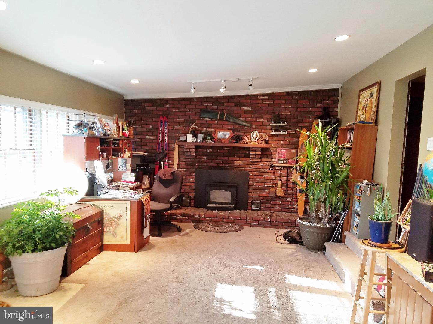324 Swarthmore Road Glassboro, NJ 08028 - Photo 9 of 19 Living Room