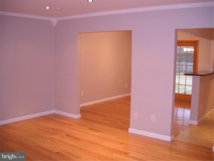 736 Lancing Road Woodbury, NJ 08096 - Photo 3 of 10 Gallery Image 3