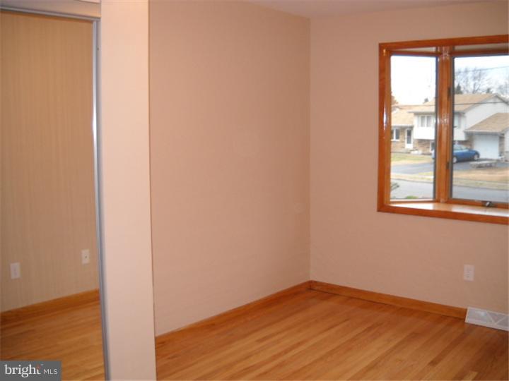 736 Lancing Road Woodbury, NJ 08096 - Photo 6 of 10 Gallery Image 6