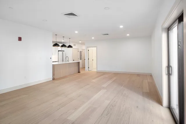 $899,900 | 1025 Massachusetts Avenue, Unit 204, Arlington, MA 02476