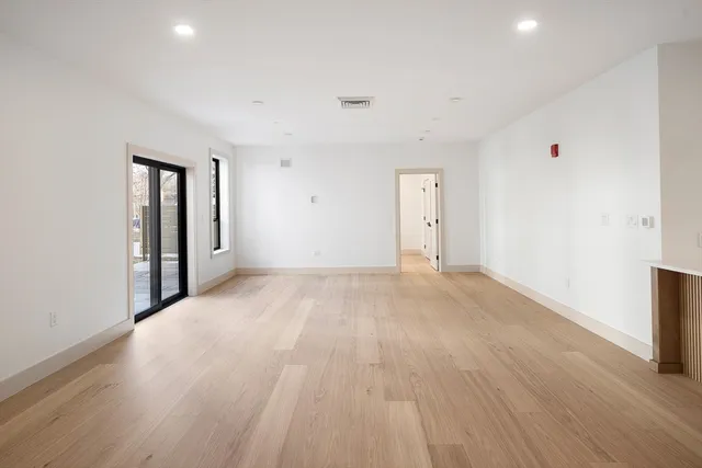 $899,900 | 1025 Massachusetts Avenue, Unit 204, Arlington, MA 02476