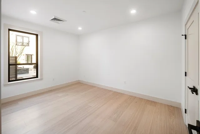 $899,900 | 1025 Massachusetts Avenue, Unit 204, Arlington, MA 02476