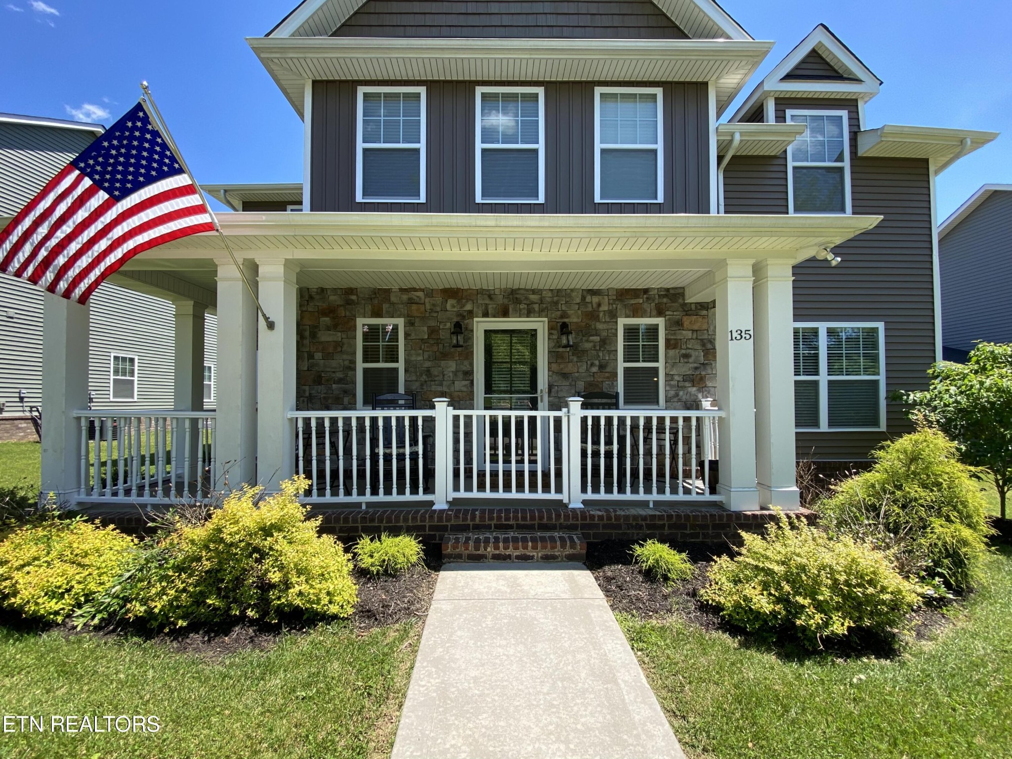 135 Fallberry Street Oak Ridge, TN 37830 - Photo 2 of 46 Gallery Image 2