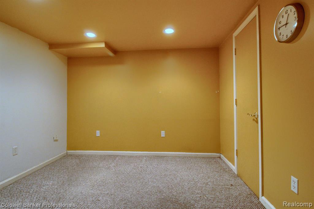 6468 Dillon Road Garden City, MI 48135 - Photo 20 of 29