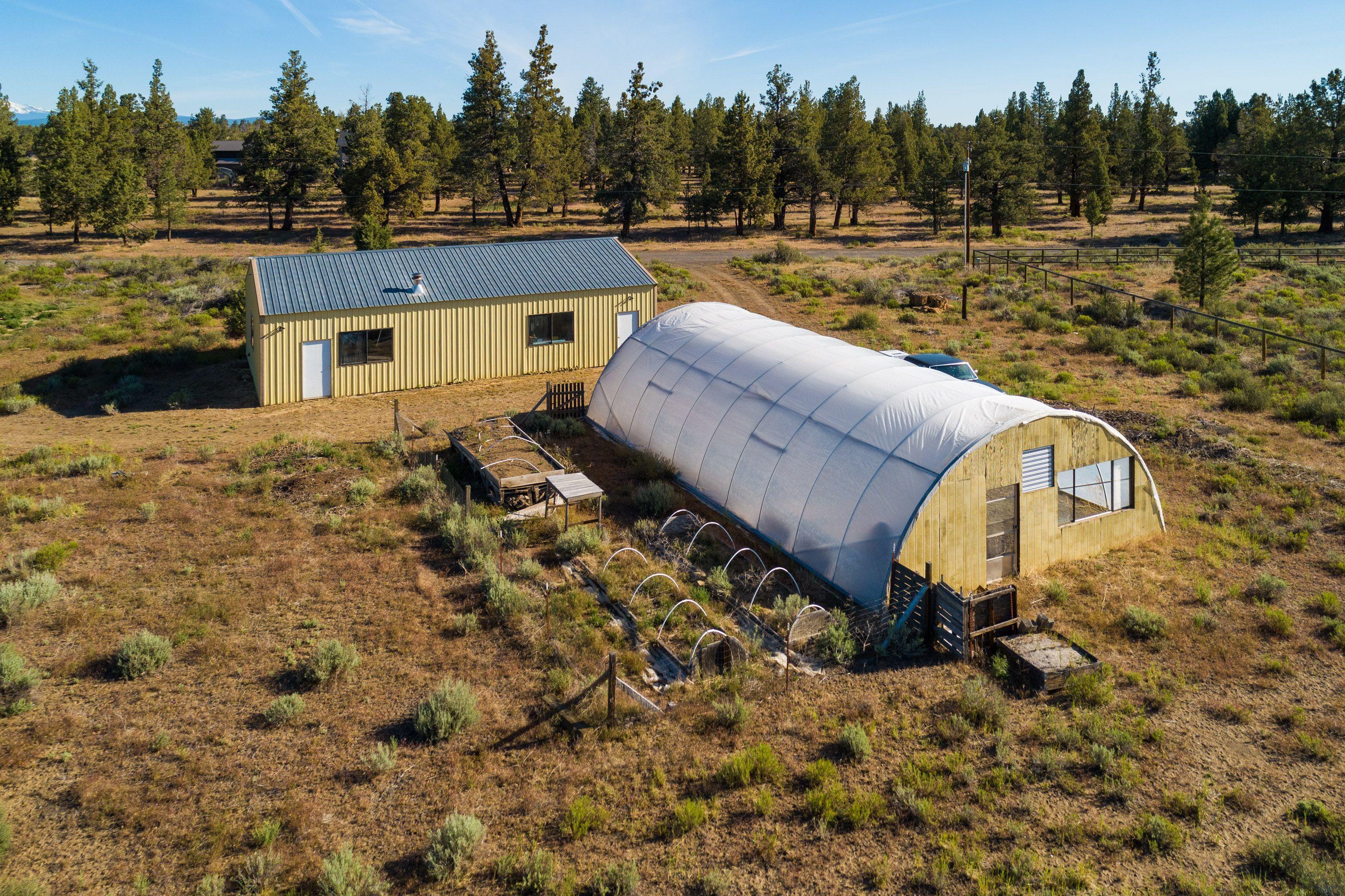 17511 Knight Road Bend, OR 97703 - Photo 22 of 26 23