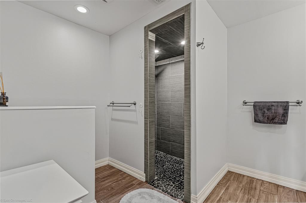 3713 Hickox Road Rowlett, TX 75089 - Photo 17 of 36 a view of bathroom