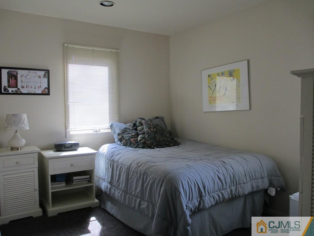 11 Cherokee Road East Brunswick, NJ 08816 - Photo 11 of 25 Gallery Image 11