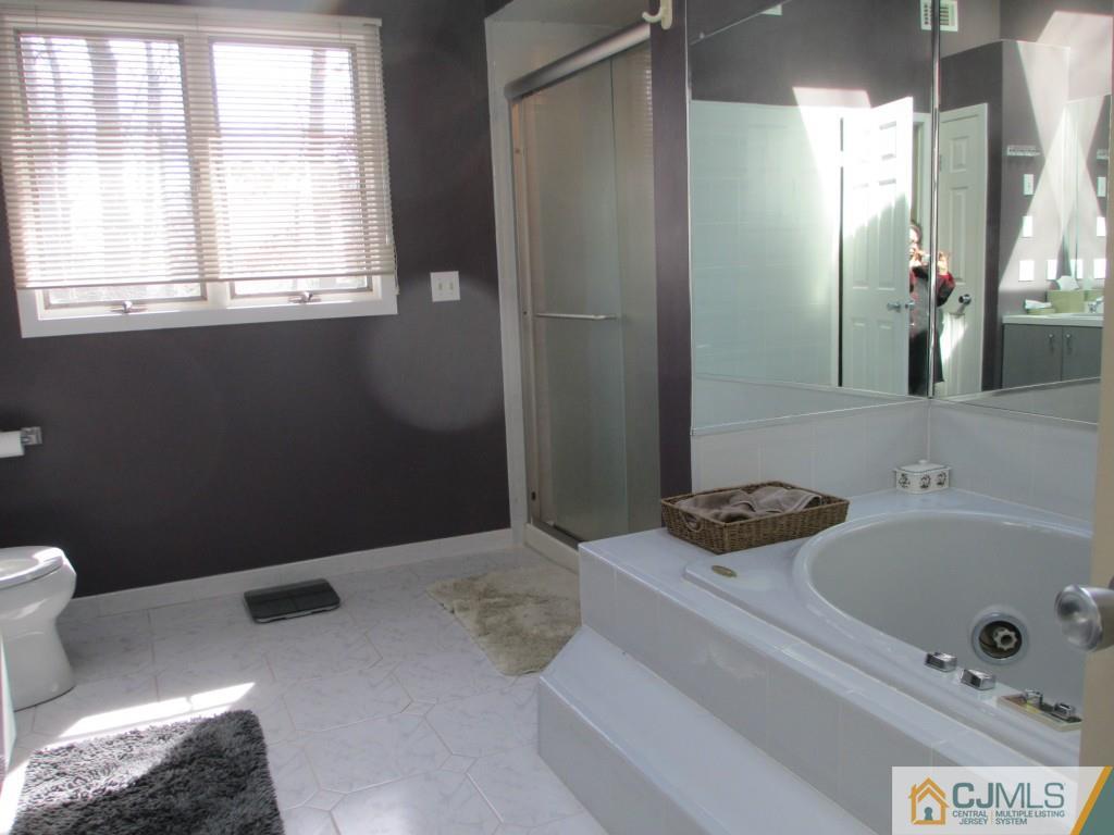 11 Cherokee Road East Brunswick, NJ 08816 - Photo 15 of 25 Gallery Image 15