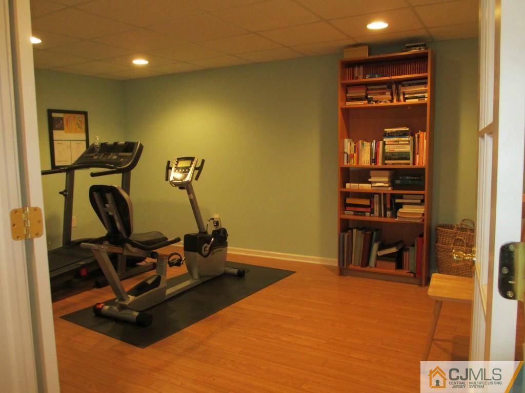 11 Cherokee Road East Brunswick, NJ 08816 - Photo 20 of 25 Gallery Image 20