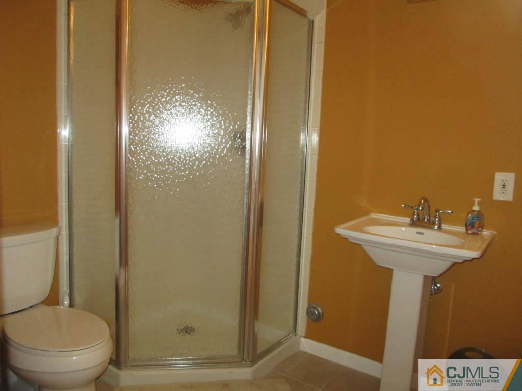 11 Cherokee Road East Brunswick, NJ 08816 - Photo 23 of 25 Gallery Image 23