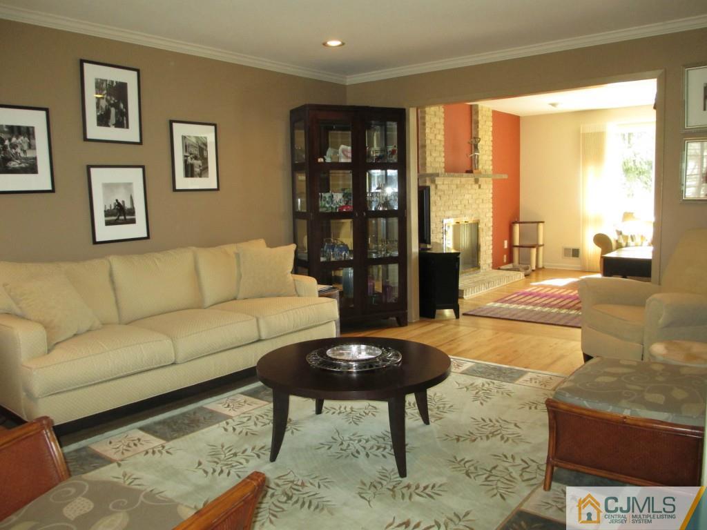 11 Cherokee Road East Brunswick, NJ 08816 - Photo 5 of 25 Gallery Image 5