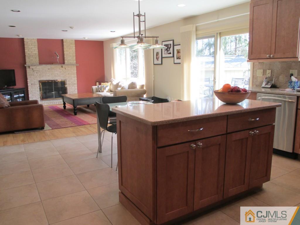 11 Cherokee Road East Brunswick, NJ 08816 - Photo 8 of 25 Gallery Image 8